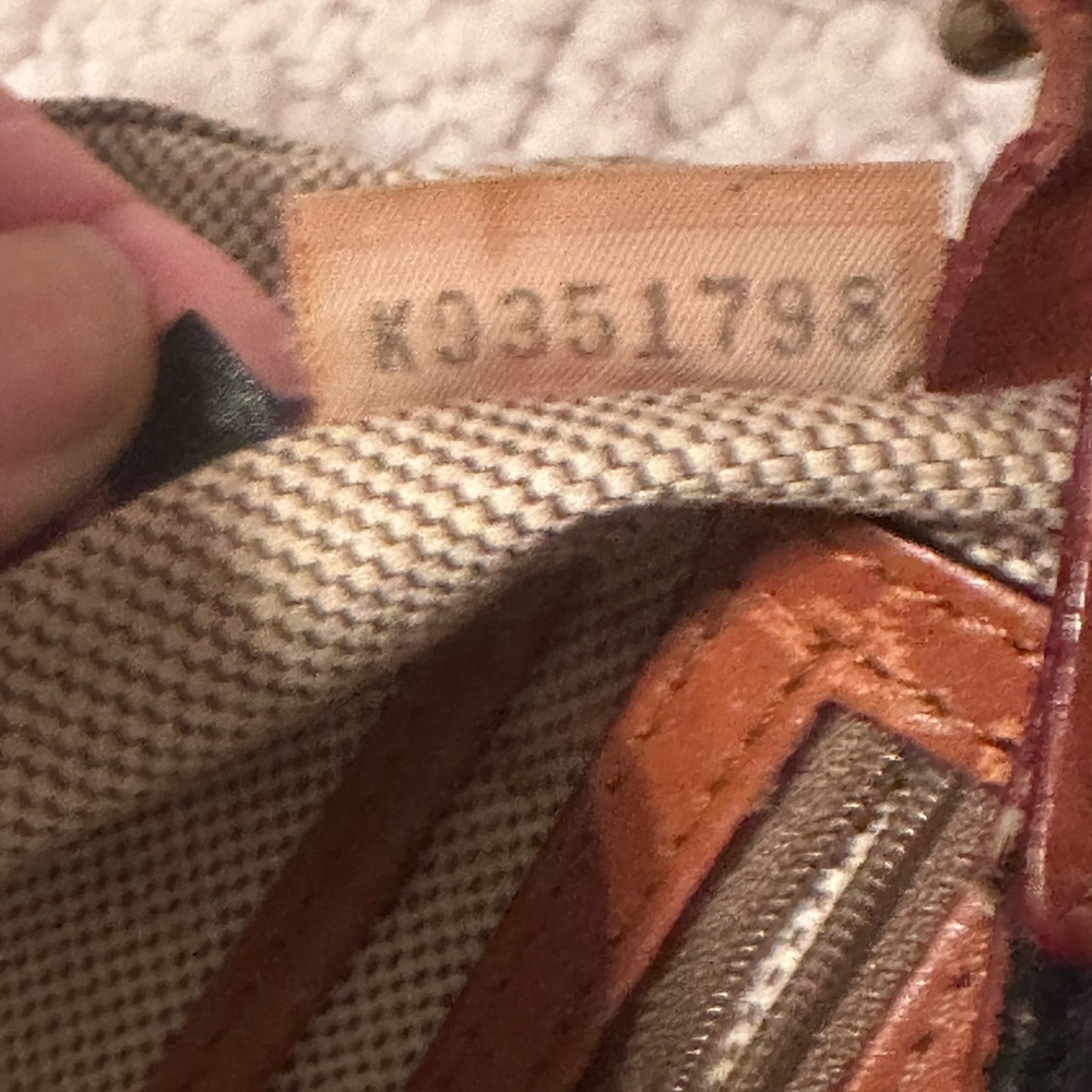 Dooney & Bourke Gretta Black Hobo Handbag ( see photos & description) - Picture 9 of 10